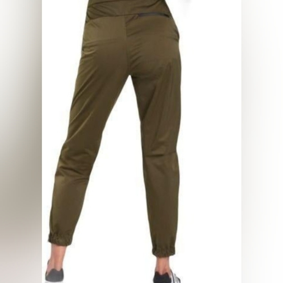 Athleta Women's Radiant Green Jogger Size 16 - Picture 1 of 12